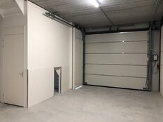 246862818
