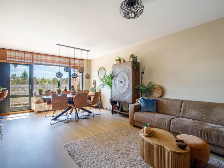 287795619